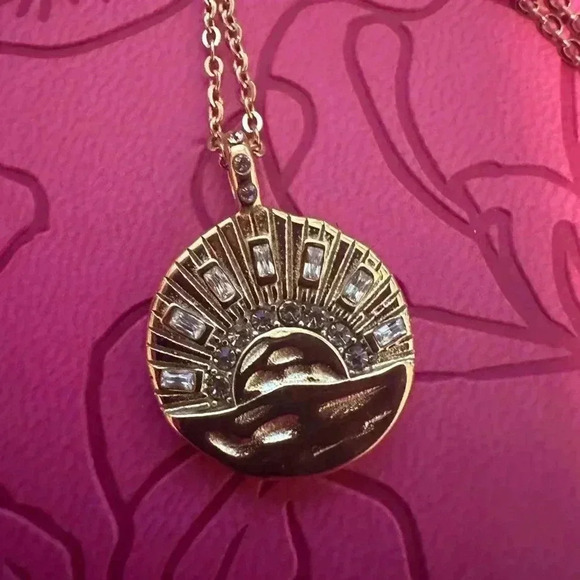 The “New Beginnings Necklace” from raising suffers - Picture 2 of 5